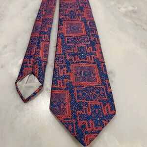 Vintage Wembly Tie wide
For blue, black or grey suit